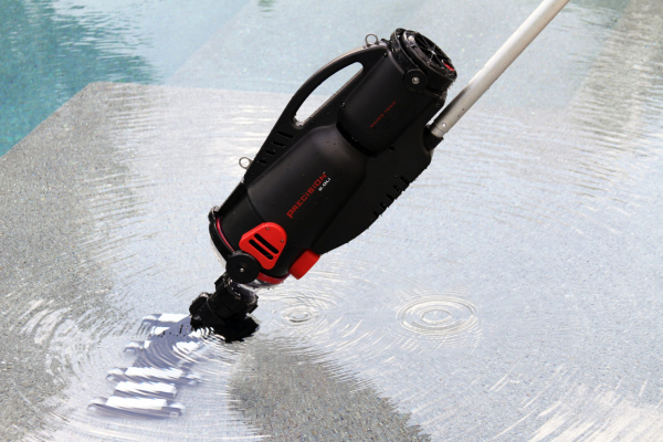 WaterTech® Pool Blaster Precision 2.0Li Professionell